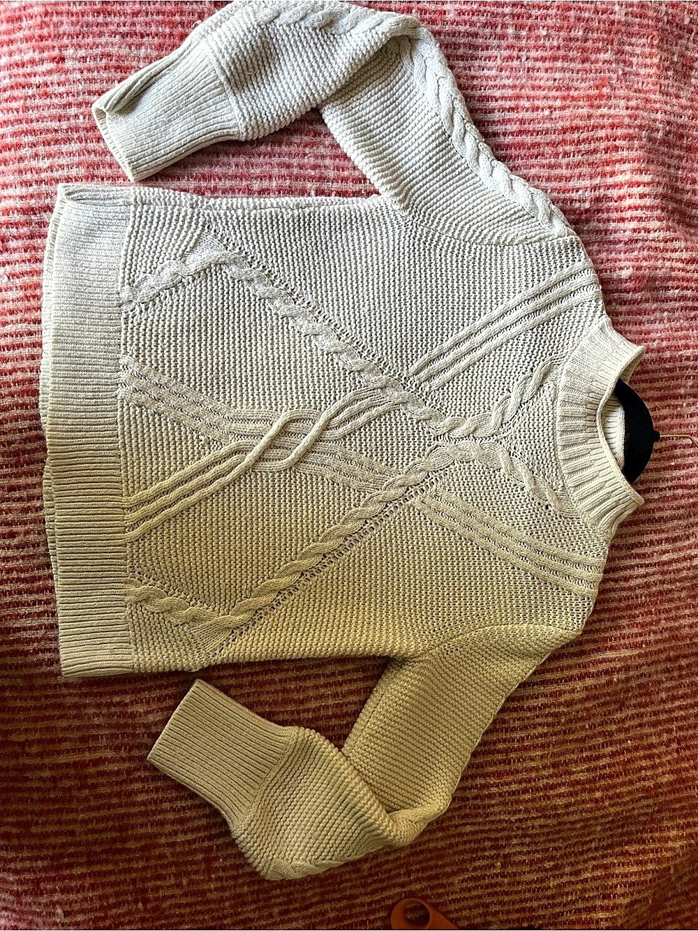 Banana Republic Cable Knit Sweater in Off-White Size Small